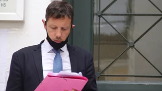 Σπύρος Δημητρίου | Ο δικηγόρος του γνωστού τραγουδιστή αφήνει αιχμές για την αποχώρησή του από το YFSF