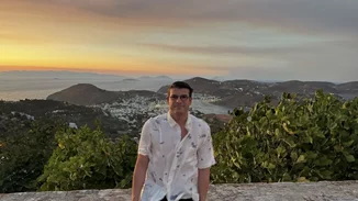 Φίλιππος Τσαγκρίδης | Αγκαλιά με την Katherine Εμπειρίκου στη Μύκονο