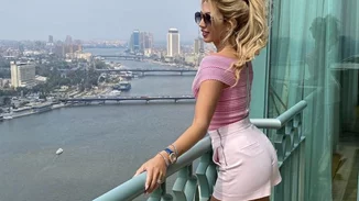 Πιο αδύνατη από ποτέ η Κωνσταντίνα Σπυροπούλου | Ποζάρει με hot σορτσάκι στο Κάιρο