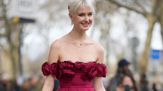 Οι festive τρόποι για να φορέσεις το μπορντό φέτος τα Χριστούγεννα