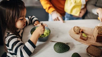 3 εύκολες και γρήγορες συνταγές με αβοκάντο από τη διατροφολόγο