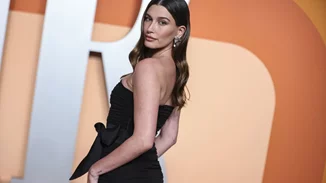 Hailey Bieber | To σπάνιο στιγμιότυπο με τον γιο της Jack