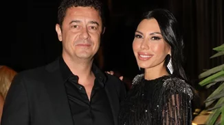 Ιωάννα Σρόιτερ | Συνοδεύει τις κόρες της με το σχολικό