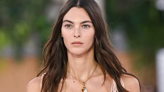 Αυτό είναι το ξανθό χρώμα που μπορούν να υιοθετήσουν άφοβα όλες οι καστανές