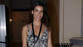 Η Τόνια Σωτηροπούλου φόρεσε το πιο διαχρονικό μαγιό - επένδυση στη ντουλάπα κάθε γυναίκας