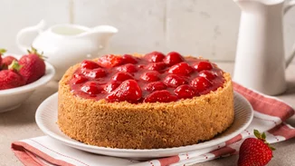 Η "άρρωστη" συνταγή του Άκη Πετρετζίκη | Το ανάποδο cheesecake που πρέπει να δοκιμάσεις