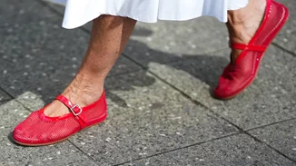 Οι Mary Jane μπαλαρίνες από τη Zara που θα φορέσεις με τα πρώτα φθινοπωρινά σου looks