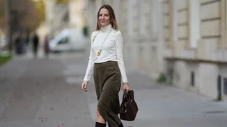 Η βελούδινη φούστα με δαντέλα από τη Marks and Spencer που θα φορέσεις σίγουρα τα Χριστούγεννα