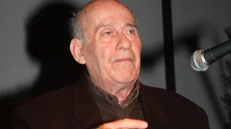 Ο Θανάσης Βέγγος με την οικογένειά του μέσα από ένα σπάνιο φωτογραφικό κλικ