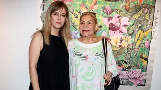 Δύο μήνες μετά τον θάνατο του Γιάννη Φέρτη | Η Μαρίνα Ψάλτη στα εγκαίνια της έκθεσής της