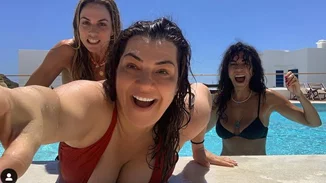 Κατερίνα Ζαρίφη | Φωτογραφίζεται με κόκκινο μαγιό μετά την απώλεια κιλών (pics)