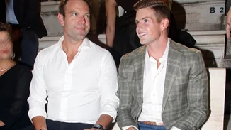 Ο Στέφανος Κασσελάκης απαντά πρώτη φορά για τις φήμες χωρισμού από τον Τάιλερ Μακμπέθ