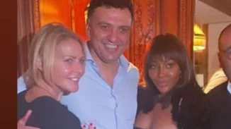 Τζένη Μπαλατσινού - Βασίλης Κικίλιας | Ποζάρουν με τη Naomi Campbell στο Παρίσι