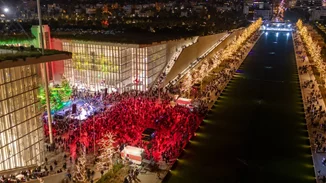 ΚΠΙΣΝ | Φωτογραφίες από τη χριστουγεννιάτικη φωταγώγηση του κέντρου πολιτισμού