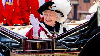 Βασίλισσα Ελισάβετ | Δεν έγινε καμιά αναφορά στον θάνατό της στα βραβεία Emmy και το Twitter δεν το άφησε ασχολίαστο