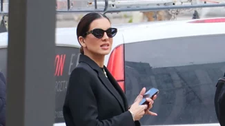 Σταματίνα Τσιμτσιλή | Η φωτογραφία με την καστανή και πανύψηλη αδερφή της - "Η όμορφή μου"