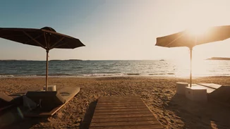 Το "The C - Beach Restaurant" υποδέχεται την καλοκαιρινή σεζόν