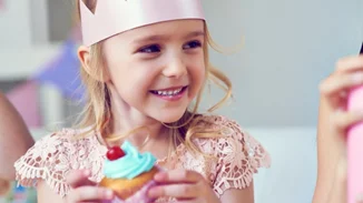 "Μην φέρνετε cupcakes στην τάξη για κέρασμα" | Το βίντεο της δασκάλας που είδαν πάνω από 1.5 εκατομμύριο γονείς