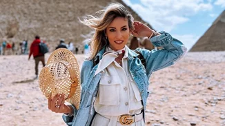 Η Αθηνά Οικονομάκου έγινε νονά για τρίτη φορά | Οι εντυπωσιακές φωτογραφίες από τη βάφτιση