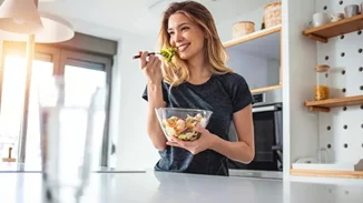 Διατροφή για αντιγήρανση | Οι βασικές συνήθειες για μια ποιοτικότερη και μεγαλύτερη ζωή