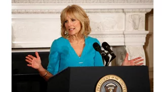 Jill Biden | Η απίστευτη φάρσα που έκανε σε δημοσιογράφους