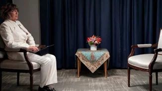 Christiane Amanpour | Ο πρόεδρος του Ιράν ακύρωσε την τελευταία στιγμή συνέντευξη επειδή η δημοσιογράφος δεν φορούσε μαντήλα