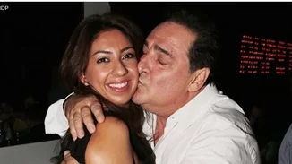 Ειρήνη Κεσογλίδου: Συγκινημένη στην παρουσίαση της βιογραφίας του πατέρα της, Βασίλη Καρρά