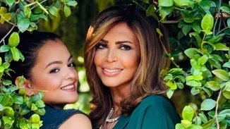 Μιμή Ντενίση | Βραδινή έξοδος με την κόρη της, Μαριτίνα στο θέατρο