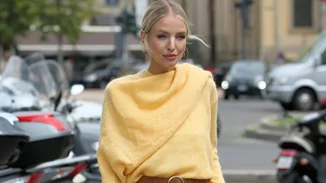 Τα πλεκτά πουλόβερ επέστρεψαν | 4 tips για να τα φροντίσεις ώστε να παραμείνουν σαν καινούργια