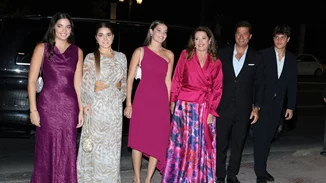 H καλεσμένη που επέλεξε φόρεμα από τη Zara στο pre-wedding δείπνο της Θεοδώρας Γλύξμπουργκ