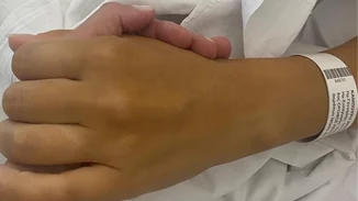 Η Δέσποινα Καμπούρη στο νοσοκομείο | Η ανάρτηση με τον ορό