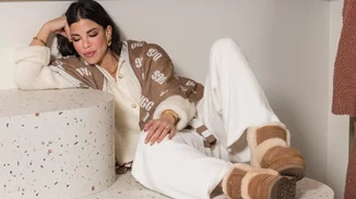 Η Δάφνη Καραβοκύρη φορά τα αγαπημένα της outfits από την UGG και αποκαλύπτει το styling tip που ακολουθεί πιστά