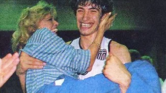 Όταν ο Παναγιώτης Φασούλας πήρε στην αγκαλιά του την Μελίνα Μερκούρη και έκλαιγαν από συγκίνηση