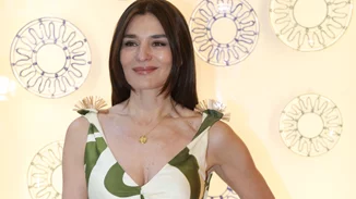 Η Μαρία Ναυπλιώτου με το χτένισμα-τάση της σεζόν που χαρίζει νεανική όψη στο πρόσωπο