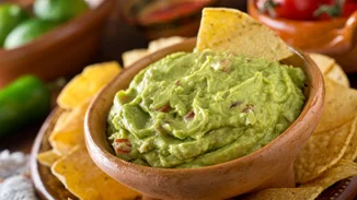 Συνταγή για γουακαμόλε | Ο πιο νόστιμος τρόπος να αξιοποιήσεις το αβοκάντο