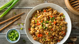 Η πιο νόστιμη συνταγή για κινέζικο ρύζι με λαχανικά
