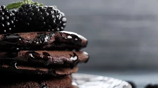 Πώς θα φτιάξεις τηγανίτες σοκολάτας με σος σοκολάτας