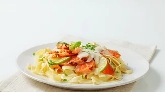 Συνταγή για ταλιατέλες με καπνιστό σολομό