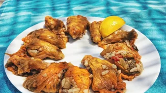 Κολοκυθοανθοί γεμιστοί με ρύζι και σταφίδες