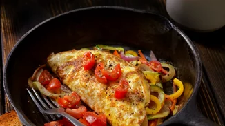 Ομελέτα με μανιτάρια και κίτρινη πιπεριά