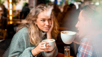 Πώς να κάνεις μια καλή πρώτη εντύπωση στο φλερτ ή την εργασία