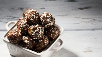 Μπάλες σοκολάτας σύμφωνα με την ωμοφαγική διατροφή