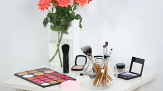 Πότε χαλάνε τα καλλυντικά; Κάθε πότε πρέπει να ανανεώνεται κάθε προϊόν ομορφιάς;