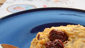 Συνταγή για χούμους με λιαστή ντομάτα | Ένα twist σε μια κλασική συνταγή