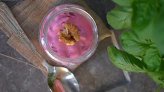 Συνταγή για παντζαροσαλάτα με γιαούρτι και καρύδια