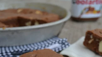 Μπράουνι με πραλίνα φουντουκιού μόνο με 4 υλικά