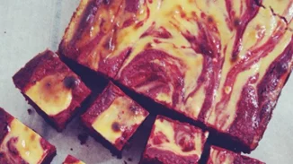 Red velvet cheesecake brownies | Μια απολαυστική και ιδιαίτερη εκδοχή των brownies