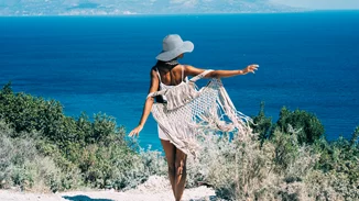 Καλοκαίρι για πάντα | 7 all time favourite αρώματα που μυρίζουν θάλασσα