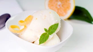 Φτιάξε παγωτό λεμόνι εύκολα και γρήγορα από την Αργυρώ Μπαρμπαρίγου