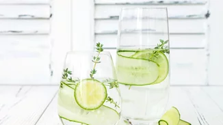 5 +1 ιδέες για παγωμένο νερό αρωματισμένο με γεύσεις